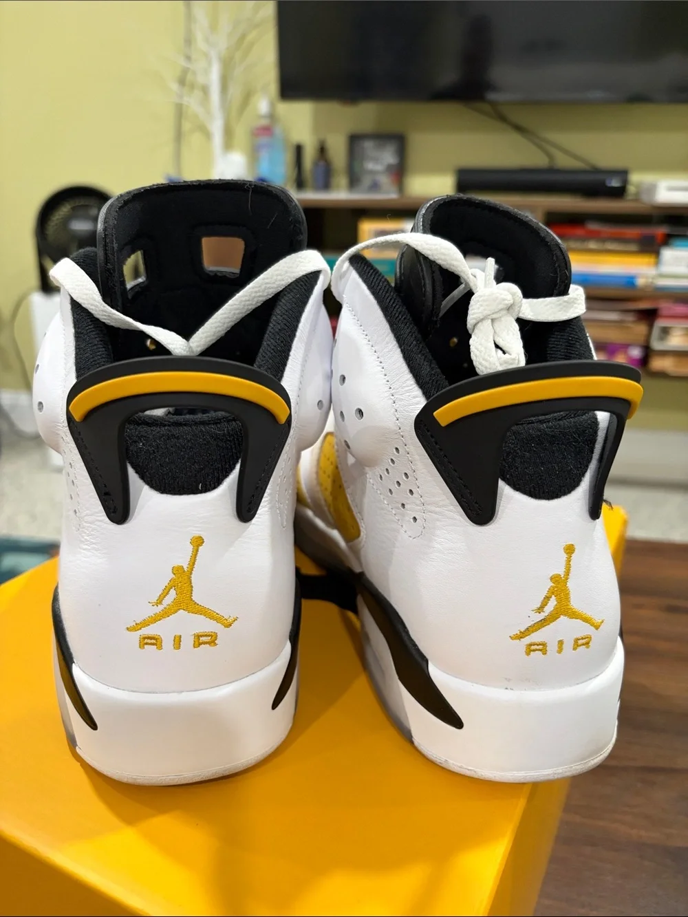 Air Jordan 6 Retro YELLOW OCHRE Sz 9.5 men’s